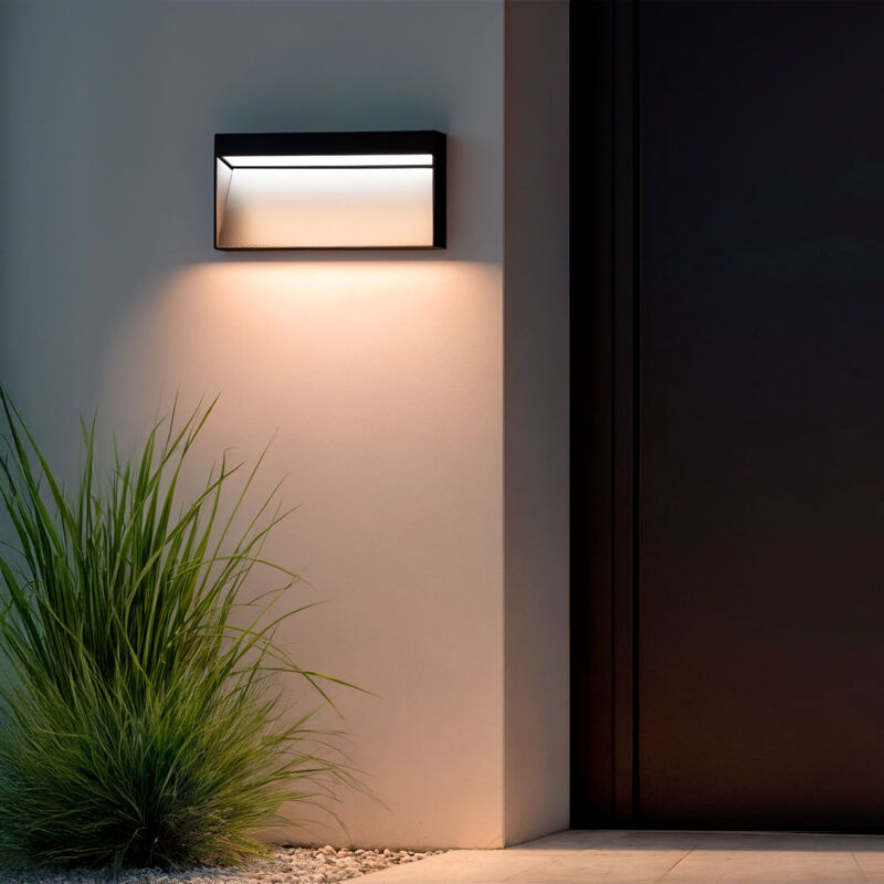 

Baliza LED de Superficie Columbia 6W Negro ILUZZIA Blanco Cálido 3000K - Blanco Cálido 3000K