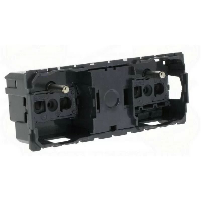 

Legrand 067122 - Socket precableado C
