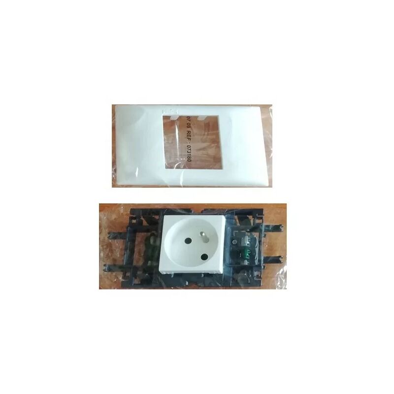 Legrand - 073180 Mosaic 2P+E dlp socket and columns - support