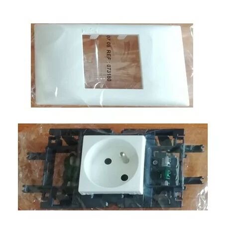 Legrand 073180 Prise Mosaic 2P+T DLP et colonnes - support