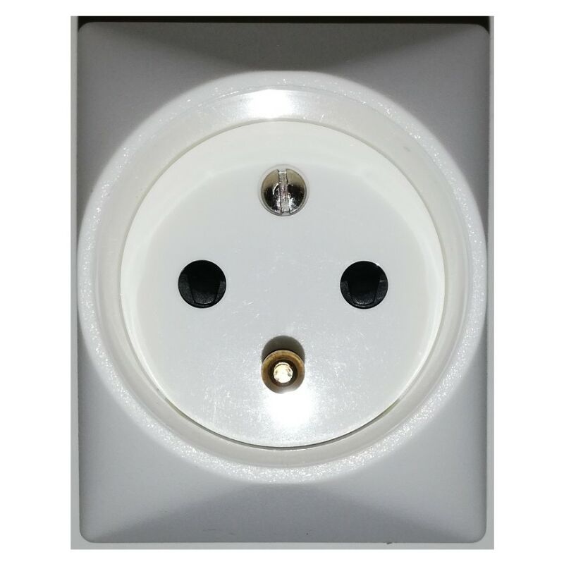 

Legrand 083 127 2P + T socket - Galion - 16A - 250V