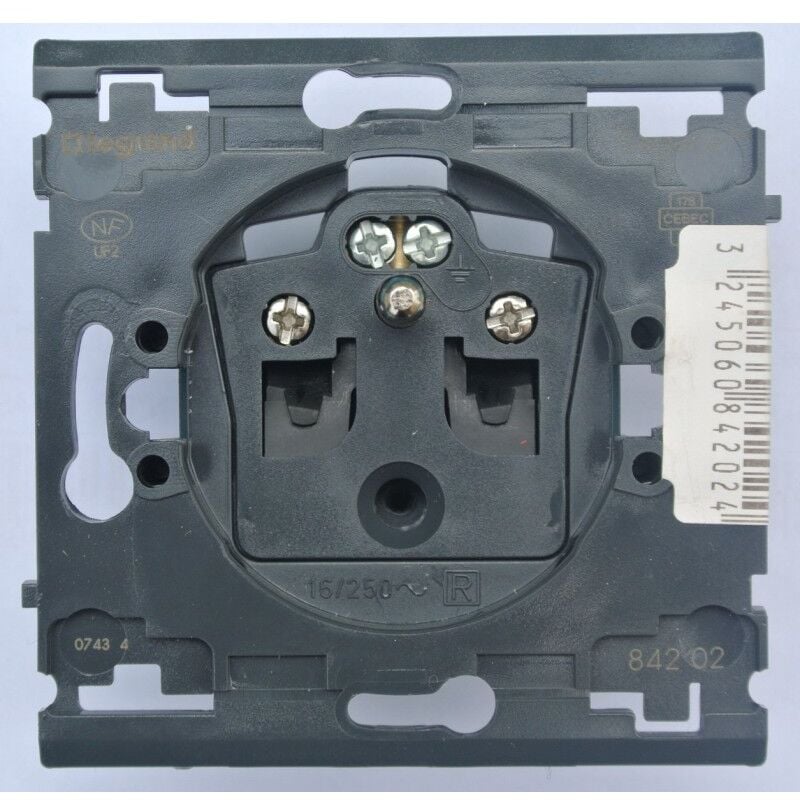 Legrand - 084202 Sagane 2P+E socket outlet - 16 a - 250 v