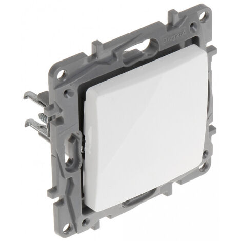 LEGRAND 1 X UNIDAD COMPLETA CON TOMA DOBLE NF, NICKEL 764500
