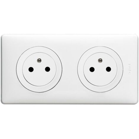 Legrand – Double prise de courant Céliane surface – Installation encastrée – Plastique blanc – 2 modules – Intensité 16 A – Sécurité enfant