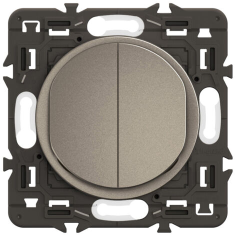 Legrand - Interrupteur ou va-et-vient + poussoir Céliane - Enjoliveur Titanium et support