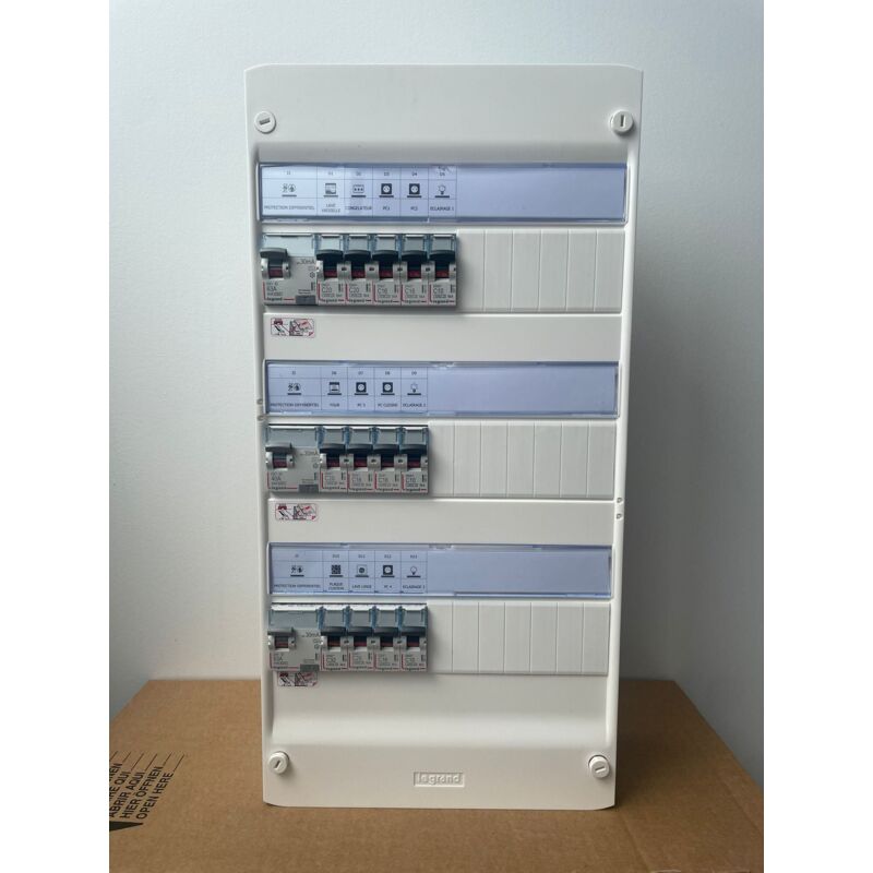 Legrand - Tableau électrique équipé 093058 - Spécial pour logement T5