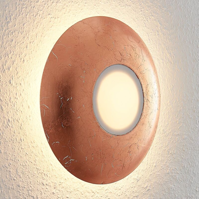 

Lindby Illuma aplique LED, vidrio lechoso, cobre