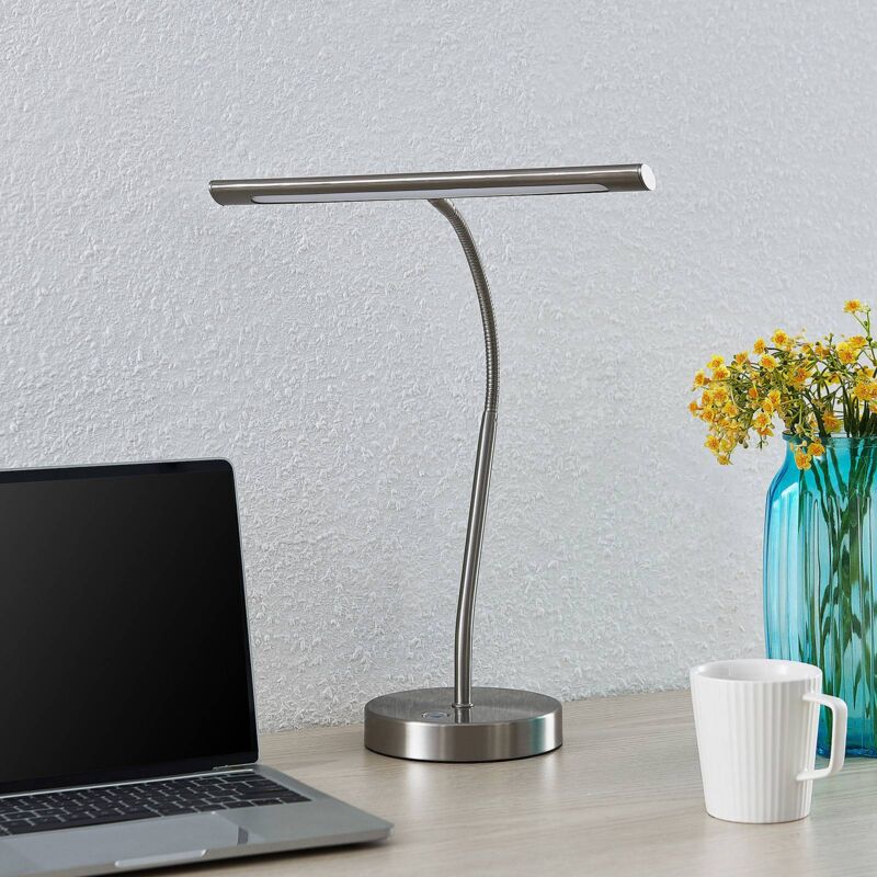 

Lindby Nikali lámpara de mesa LED, níquel