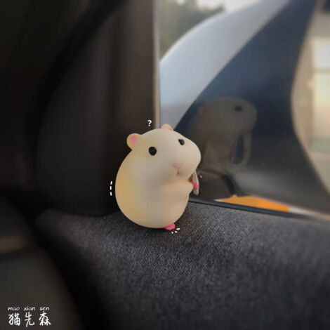 Lindo hámster volador de anime para interior de coche, figuras de hámster gourmet, decoración para salpicadero de coche, accesorios para coche, mujer B