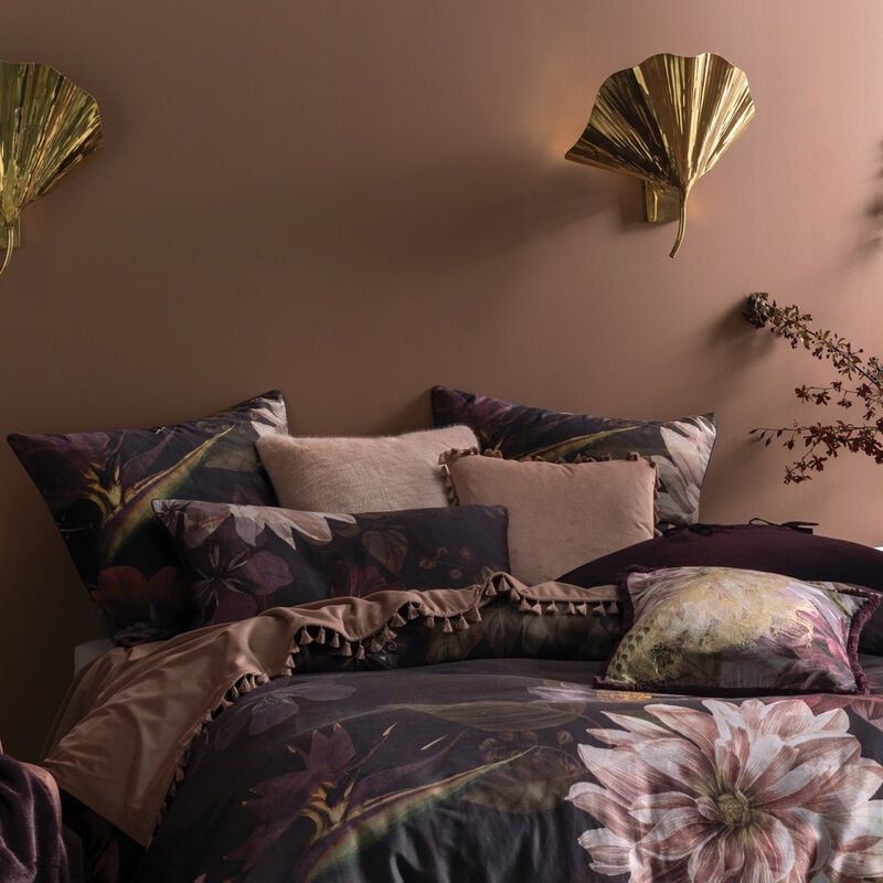 Linen House - Neve Dark Floral Pillowcase Set 50x75cm Plum - Plum