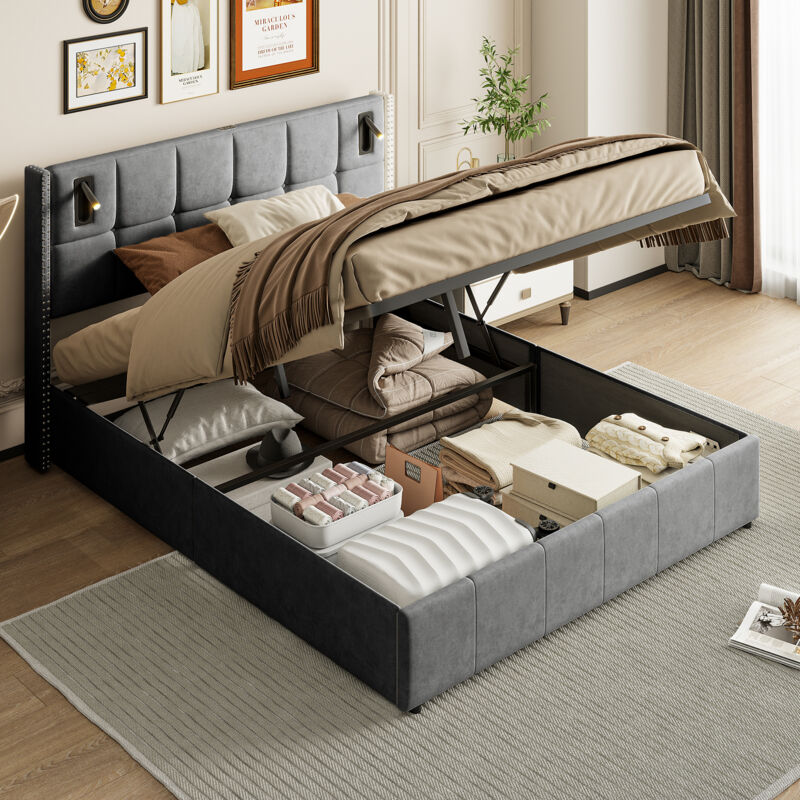 Lit coffre 160x200cm - lit double avec 2 lampes de lecture, sommier à lattes et tête de lit avec décor de rivets - velours gris
