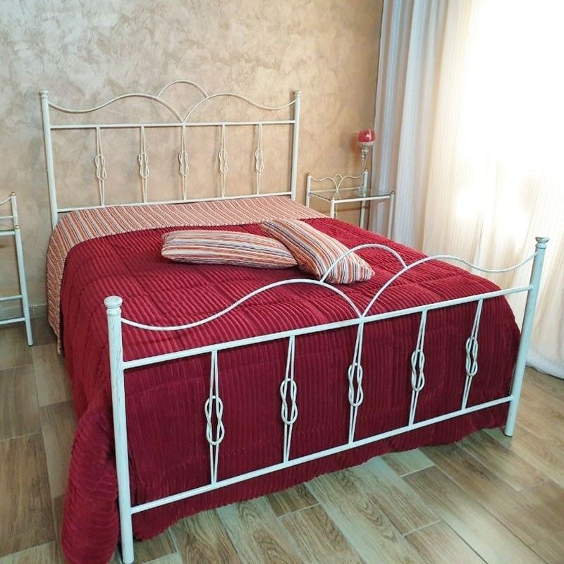 Lit double en fer forgé avec pied de lit en or blanc PRIMULA 170x202x h127cm