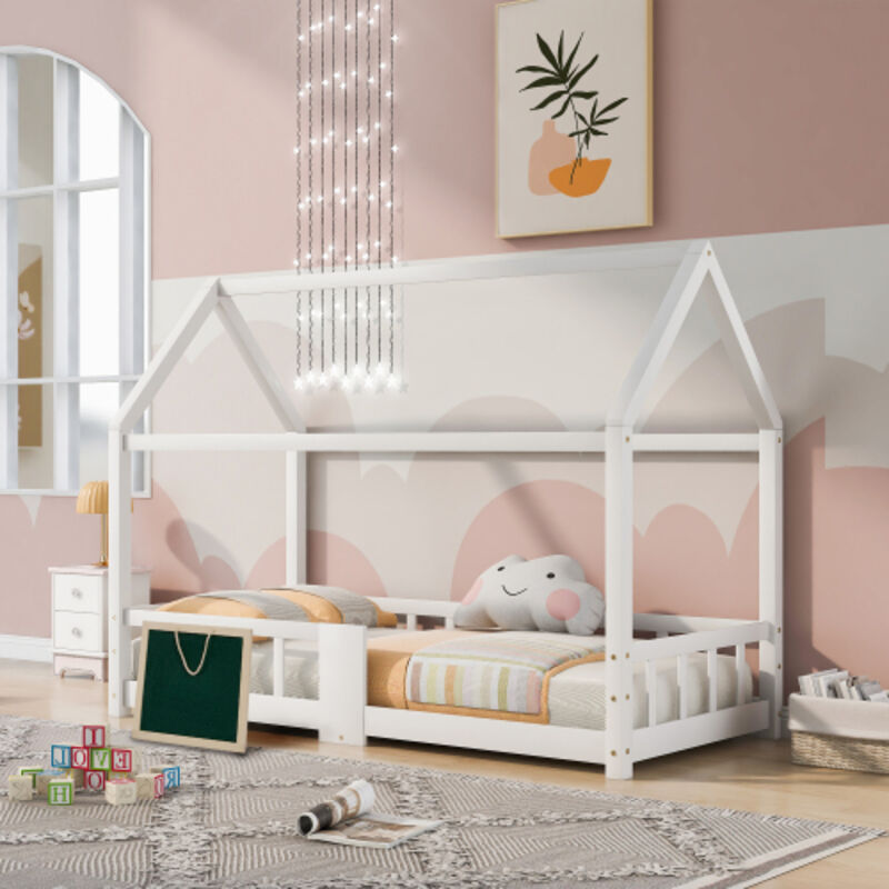 Okwish - Lit cabane 90x200 cm lit simple d'enfant avec tableau noir, barriéres de sécurité et sommier à lattes, en pin blanc, sans matelas