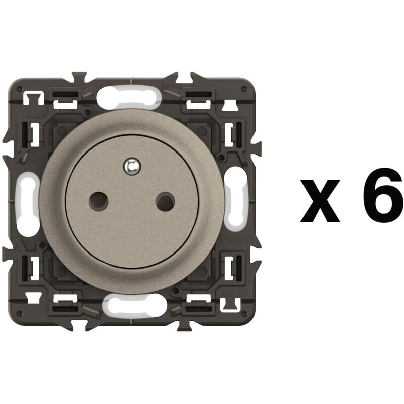 Lot 6 prises 2P+T Surface Céliane - Enjoliveurs Titanium et supports - Legrand