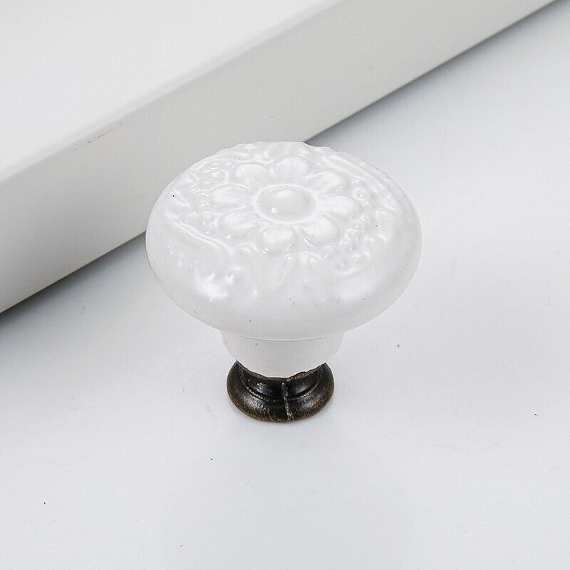 Gabrielle - Lot de 10 boutons de meuble vintage en porcelaine de 34 mm pour portes, placards, tiroirs et buffets – Avec vis