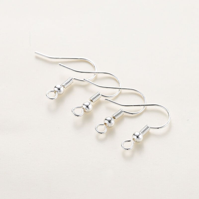 Lot de 100 perles et bobines multicolores pour boucles d'oreilles, crochets et accessoires pour boucles d'oreilles pour la fabrication de bijoux à