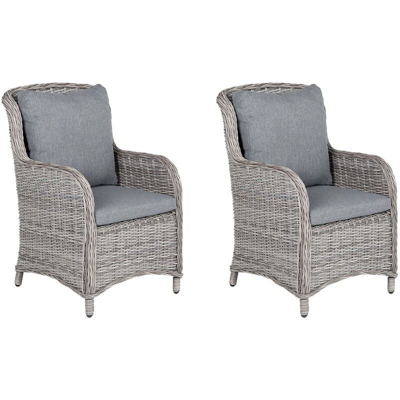 set 2 chaises fauteuils de jardin en rotin gris avec coussins assortis pour salon extérieur ou terrasse au style campagne ou traditionnel beliani gris