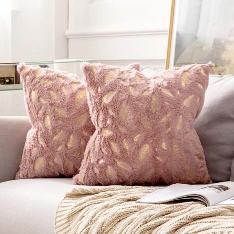 Lot de 2 housses de coussin décoratives en fausse fourrure avec plumes dorées feuilles dorées housses de coussin taies d'oreiller douces et mignonnes pour canapé-lit, 18 x 18 pouces (rose)