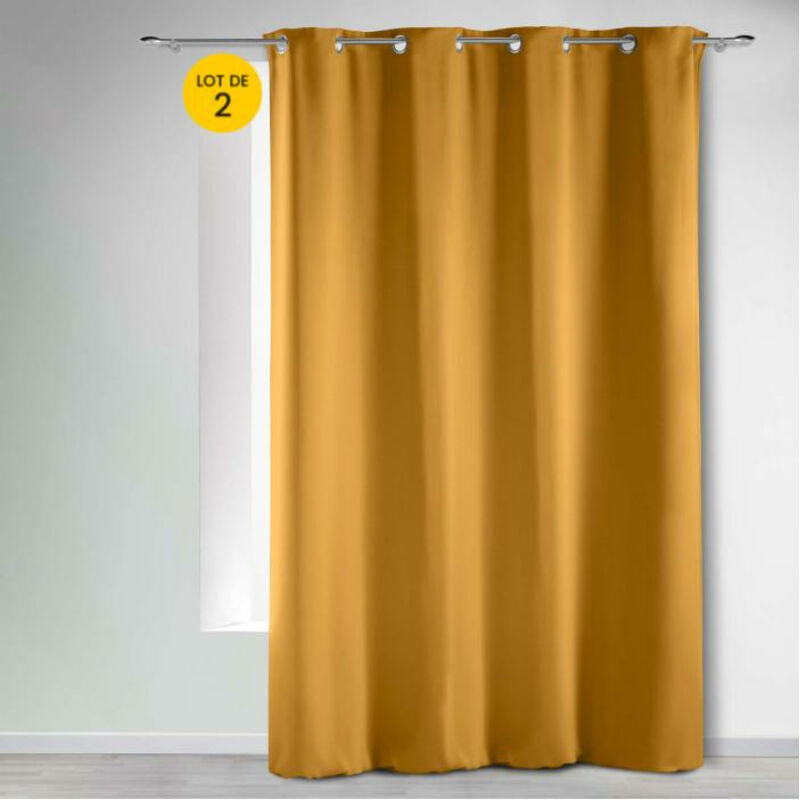 Lot de 2 rideaux à œillets 135x240 cm – Occultants unis – Coloris Ocre Lot de 2 rideaux à œillets 135x240 cm – Occultants unis – Coloris Ocre