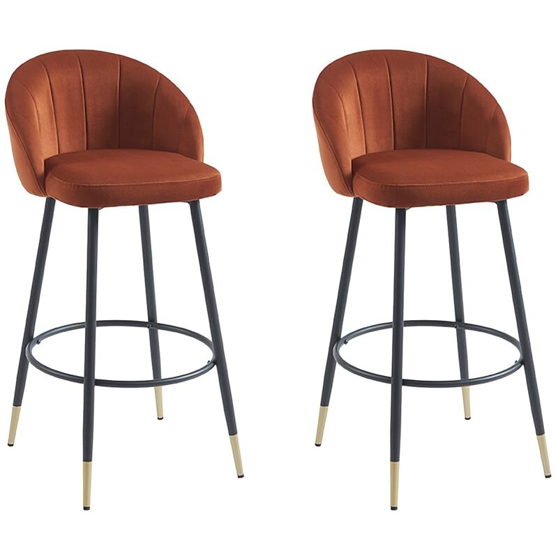 Vente-Unique – Lot de 2 tabourets de bar en velours terracotta – Piètement métal – Hauteur 96 cm – Assise confortable 74 cm – Repose-pieds inclus