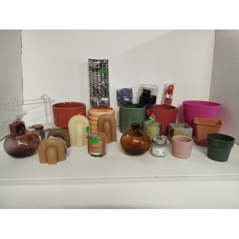 Lot de 25 articles - SPAAS LE COMPTOIR DE LA BOUGIE - Décoration d'intérieur bougies et cache-pots - Palette de couleurs variées - Neuf avec étiquettes - Voir photos