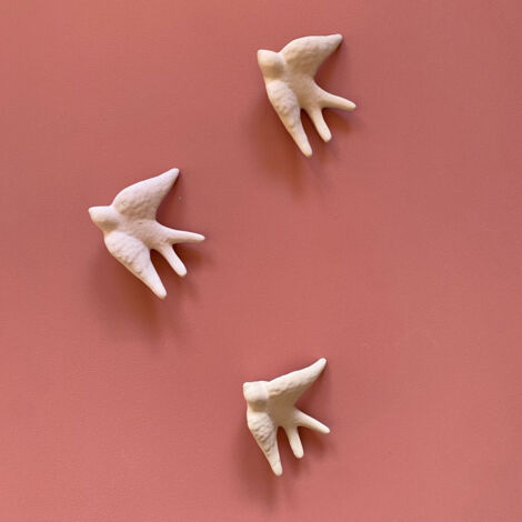 Lot de 3 hirondelles en céramique rose pâle