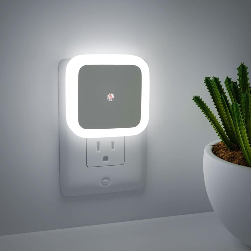 Lot de 6 veilleuses blanches à brancher, avec capteur de luminosité et économie d'énergie, veilleuse LED pour salon, chambre, salle de bain, couloir.