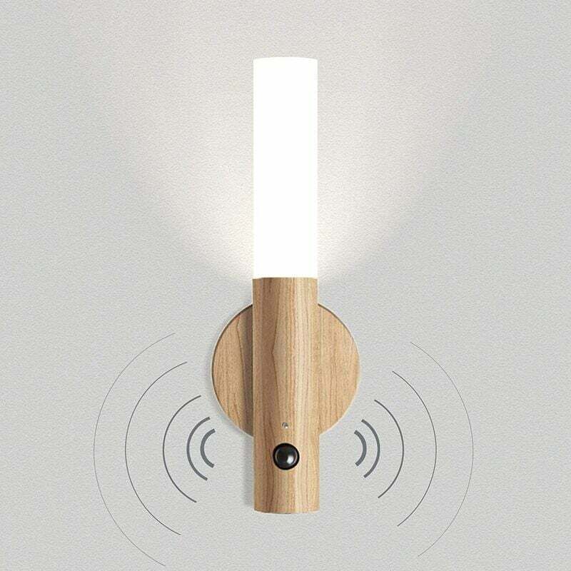 Luminaire LED Applique Murale en Bois Batterie Vintage Lampe Murale Détect de Mouvement USB Rechargeable Stailles Sans Fil Lampe de Nuit Magnétique