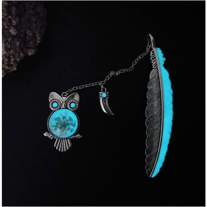 

Marcapáginas vintage de metal con plumas, regalo único que brilla en la oscuridad para hombres y mujeres (búho plateado antiguo)