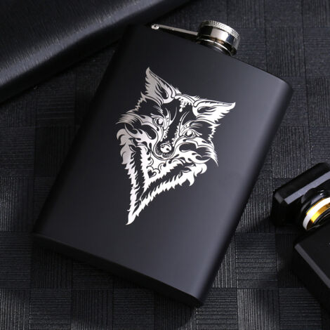 Mattschwarze 8oz-Whiskyflasche aus Edelstahl, tragbar für Reisen und Outdoor-Aktivitäten