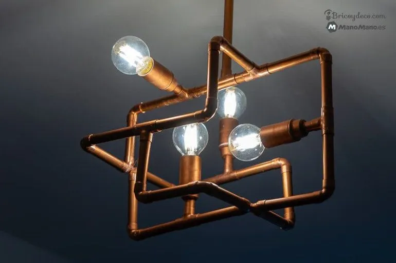Come realizzare una lampada a sospensione utilizzando tubi di rame