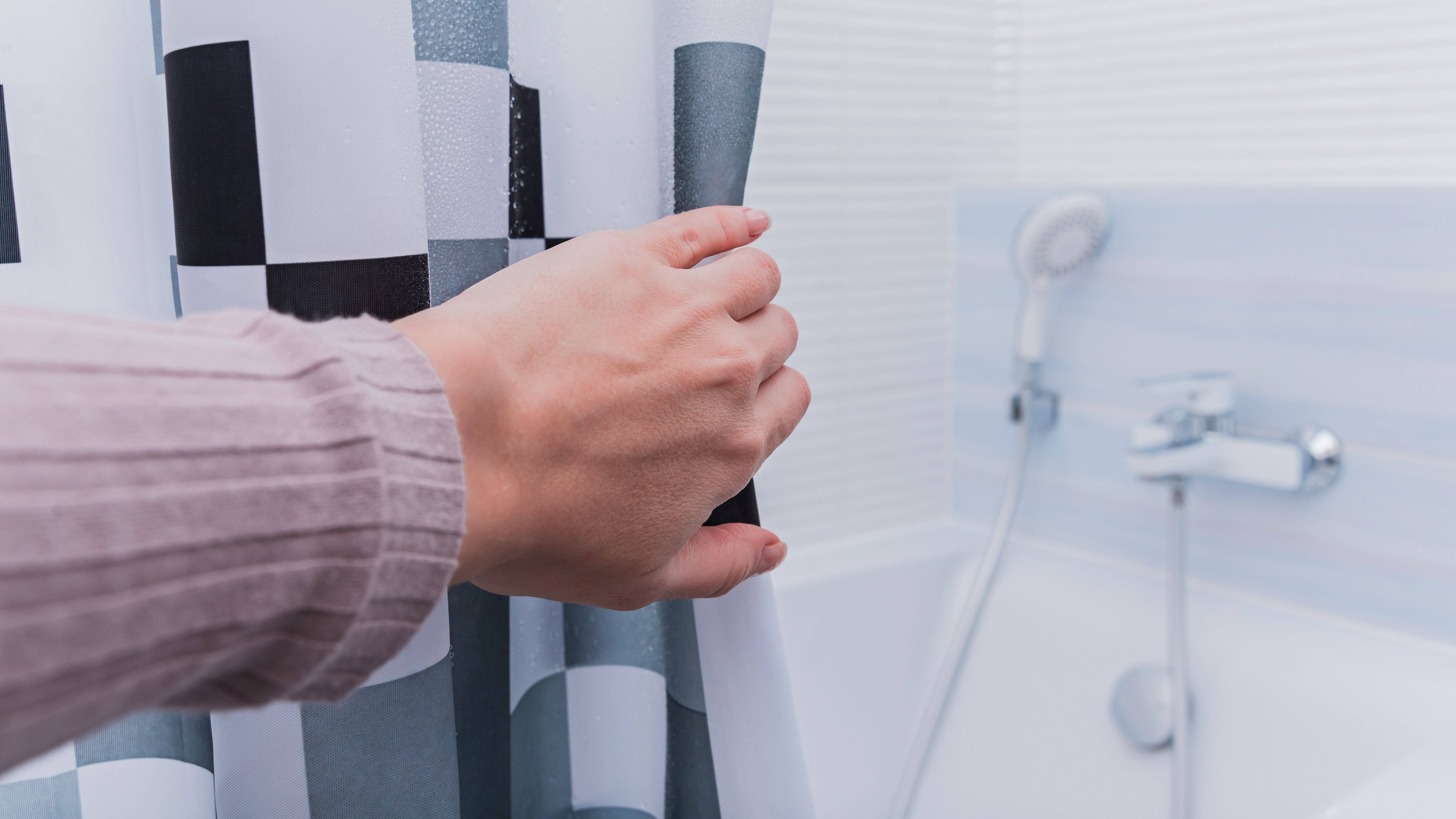 Cortinas de baño: los 3 factores básicos para elegirla