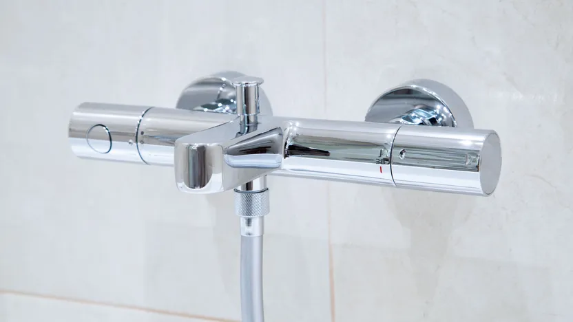 Comment installer un mitigeur thermostatique de douche