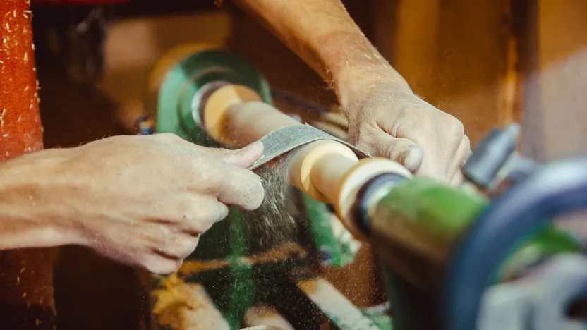 Come scegliere un tornio per metallo e un tornio per legno
