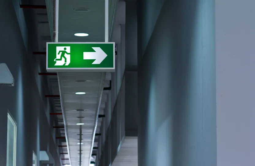 Illuminazione di sicurezza o blocco autonomo di illuminazione: la guida completa