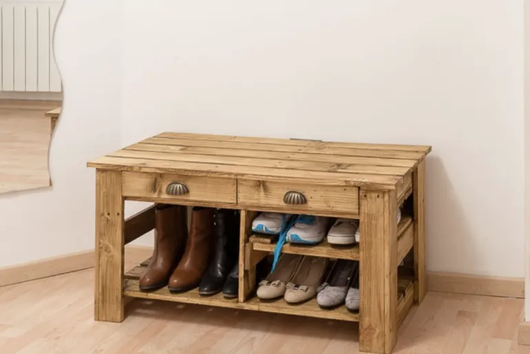 Pallet shoe rack: a simple step-by-step guide