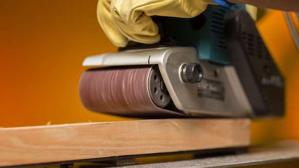 Supporto per levigatrice a nastro per smerigliatrice angolare - Macchina a cinghia di sabbia modificata per legno/metallo, supporto per lucidatura a 100 angoli Supporto per levigatrice a nastro per smerigliatrice angolare - Macchina a cinghia di sabbia modificata per legno/metallo, supporto per lucidatura a 100 angoli