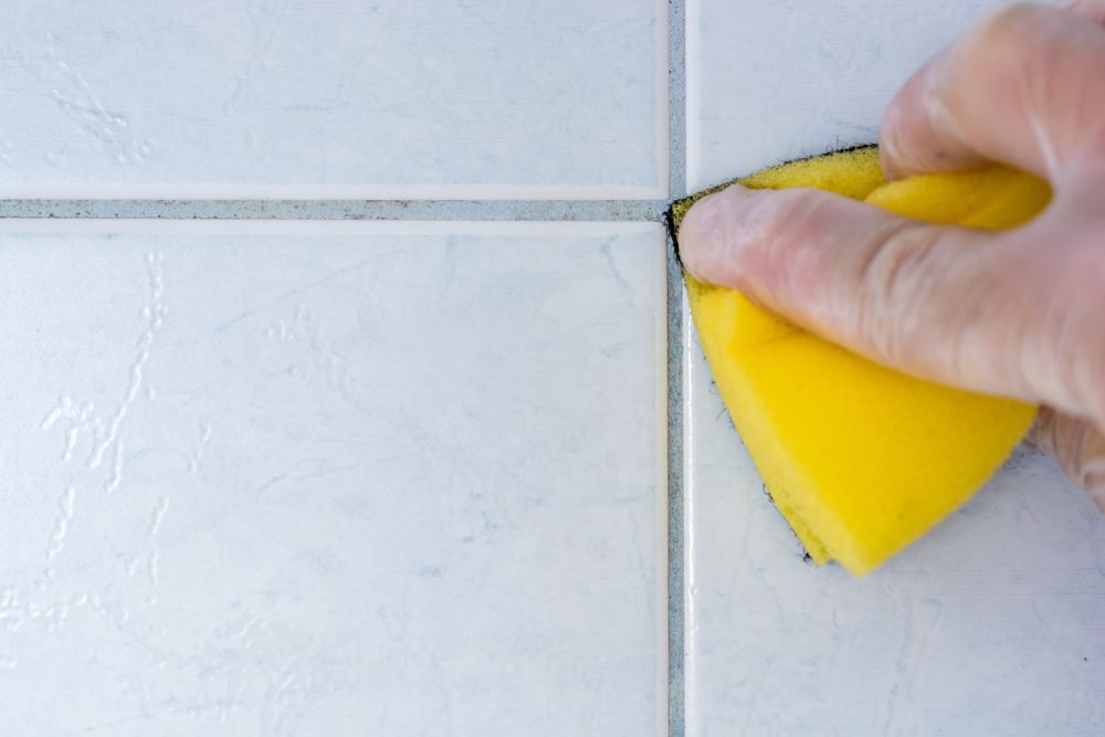 Cómo limpiar las juntas de suelos y azulejos