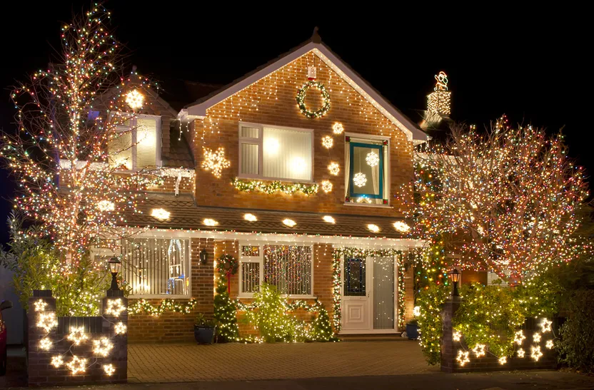 How to install outdoor Christmas lights