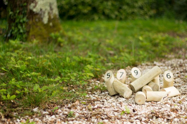 Ein finnisches Holzspiel bauen: So geht’s