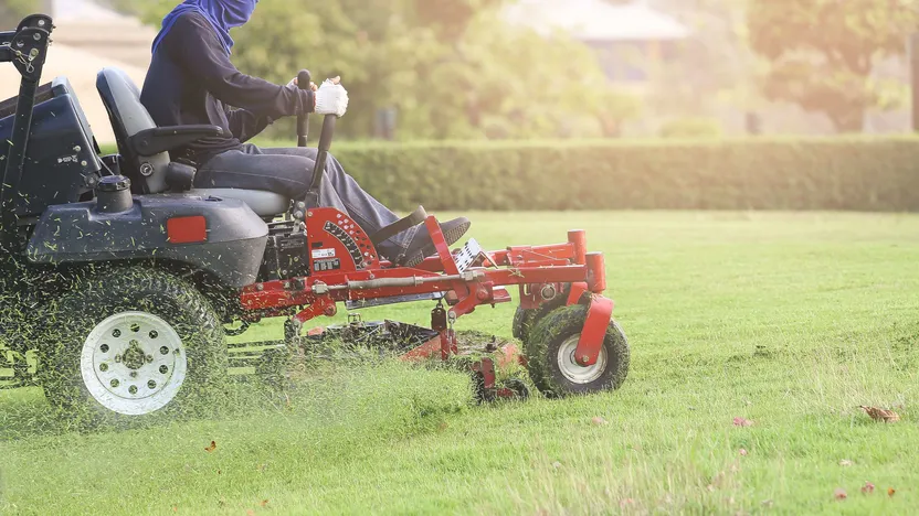 Comment entretenir un tracteur tondeuse à gazon