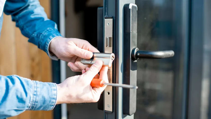 ¿Cómo elegir una cerradura monopunto para puerta?