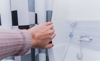 Cómo elegir una cortina o una mampara de baño