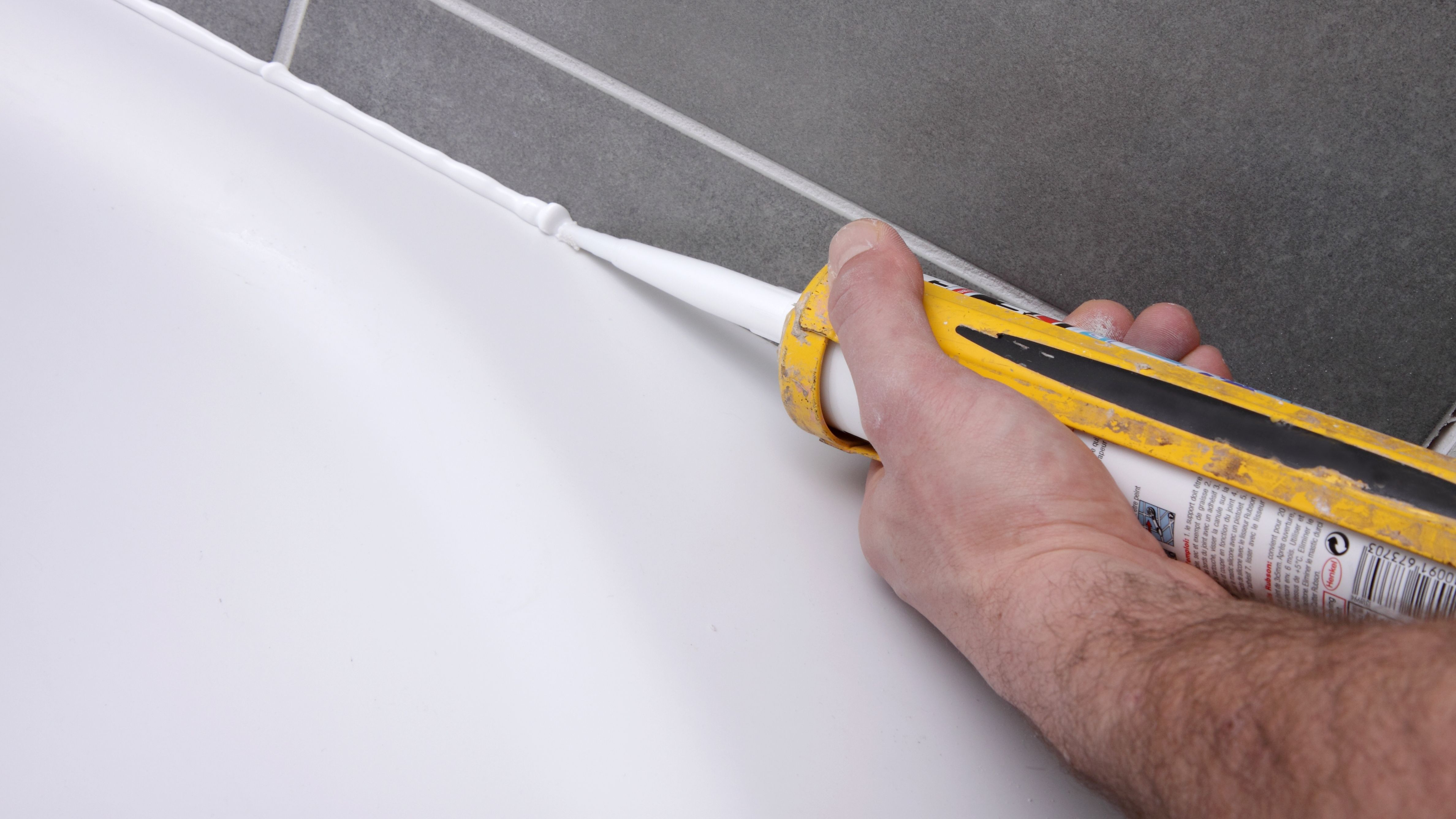 How to apply silicone sealant