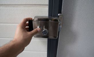 Cómo elegir la cerradura para un portón o un garaje
