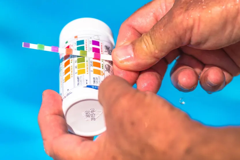 Swimming pool test kit buying guide
