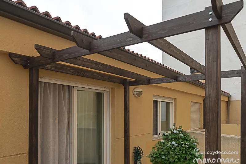 Pérgola de madera para la terraza. DIY