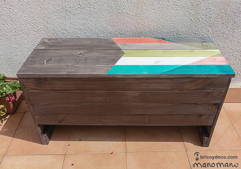 DIY pallet garden table