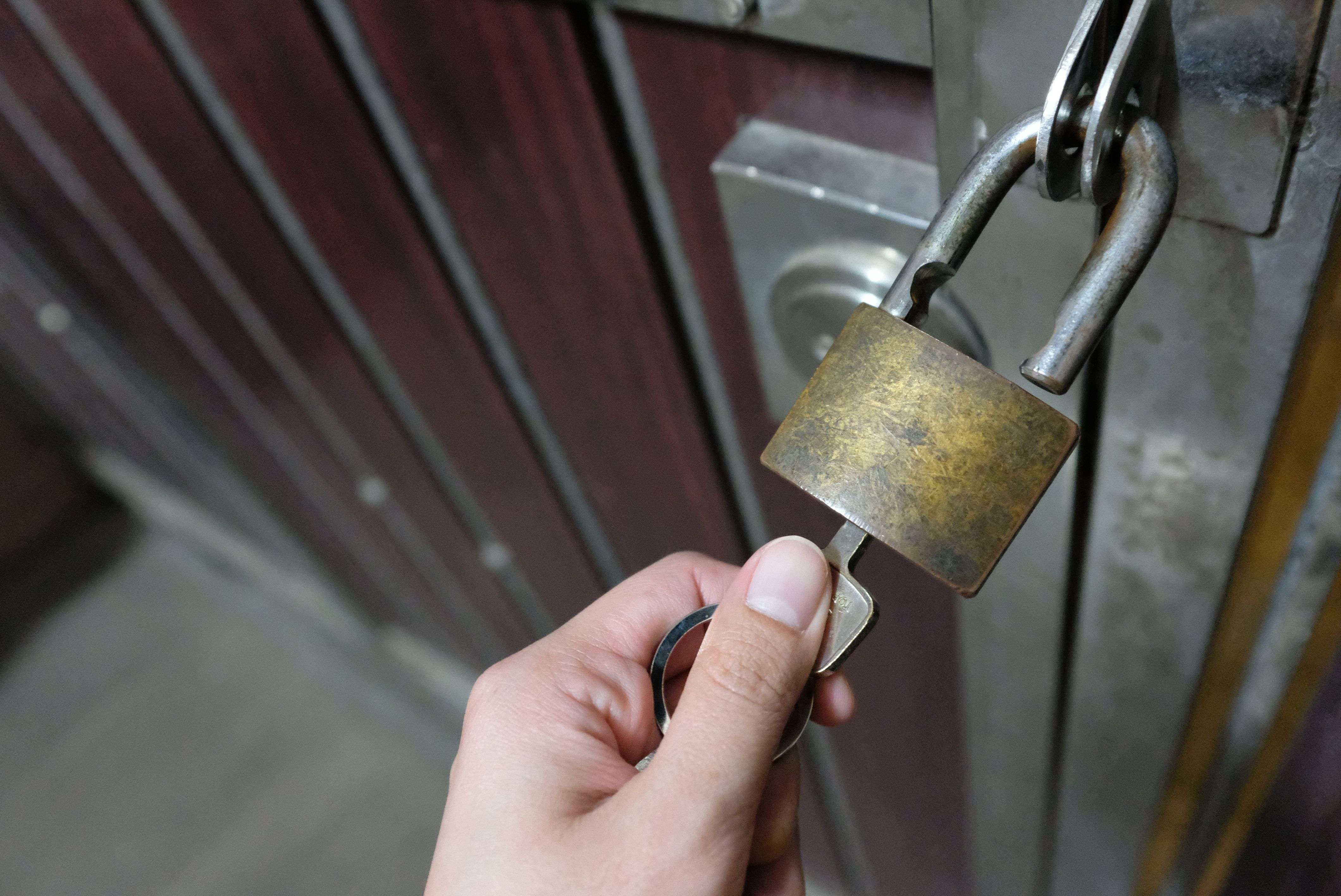 Cadenas à clé en laiton et aluminium avec 6 clés en laiton, Antivols