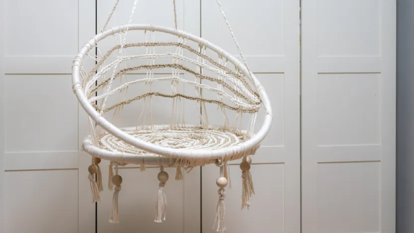 Comment réaliser une chaise suspendue en macramé